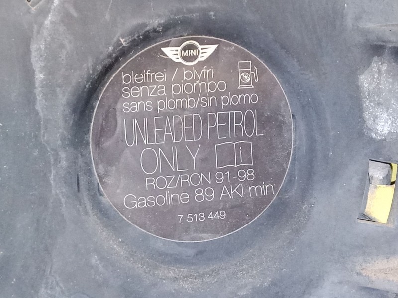 Recambio de tapa exterior combustible para mini mini (r50, r53) one referencia OEM IAM    Recambio de tapa exterior combustible para mini mini (r50, r53) one referencia OEM IAM