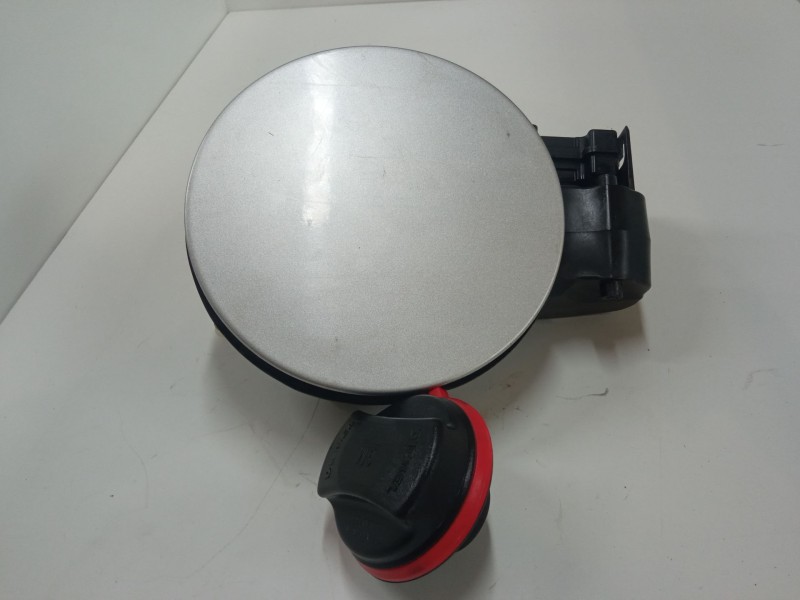 Recambio de tapa exterior combustible para opel zafira tourer c (p12) 1.6 cdti (75) referencia OEM IAM   