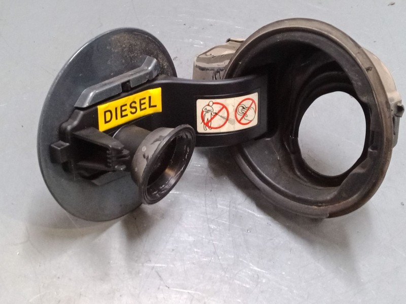 Recambio de tapa exterior combustible para citroën c4 picasso i monospace (ud_) 1.6 hdi referencia OEM IAM    Recambio de tapa exterior combustible para citroën c4 picasso i monospace (ud_) 1.6 hdi referencia OEM IAM