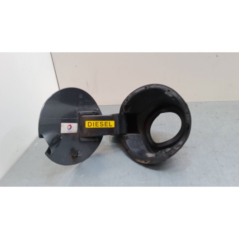 Recambio de tapa exterior combustible para peugeot 208 i (ca_, cc_) 1.6 hdi / bluehdi 75 referencia OEM IAM    Recambio de tapa exterior combustible para peugeot 208 i (ca_, cc_) 1.6 hdi / bluehdi 75 referencia OEM IAM