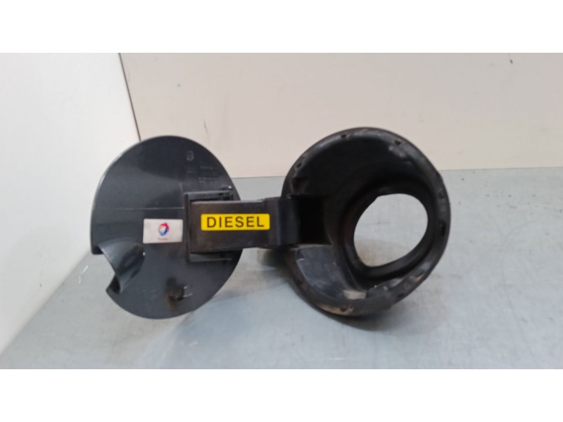 Recambio de tapa exterior combustible para peugeot 208 i (ca_, cc_) 1.6 hdi / bluehdi 75 referencia OEM IAM    Recambio de tapa exterior combustible para peugeot 208 i (ca_, cc_) 1.6 hdi / bluehdi 75 referencia OEM IAM