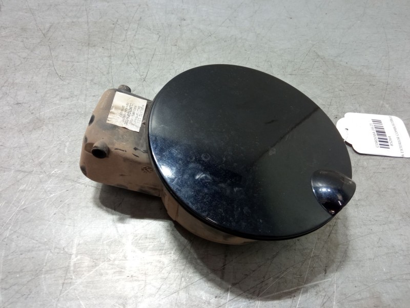 Recambio de tapa exterior combustible para seat cordoba (6l2) 1.9 tdi referencia OEM IAM    Recambio de tapa exterior combustible para seat cordoba (6l2) 1.9 tdi referencia OEM IAM