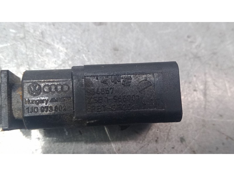 Recambio de sensor temperatura gases escape para skoda yeti (5l) 2.0 tdi referencia OEM IAM 1j0973802  