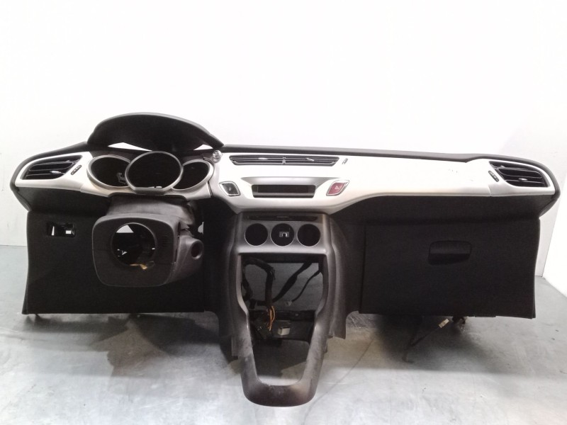 Recambio de salpicadero para citroën c3 ii (sc_) 1.4 referencia OEM IAM    Recambio de salpicadero para citroën c3 ii (sc_) 1.4 referencia OEM IAM