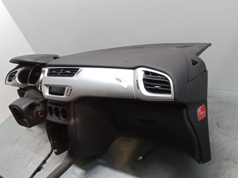 Recambio de salpicadero para citroën c3 ii (sc_) 1.4 referencia OEM IAM    Recambio de salpicadero para citroën c3 ii (sc_) 1.4 referencia OEM IAM