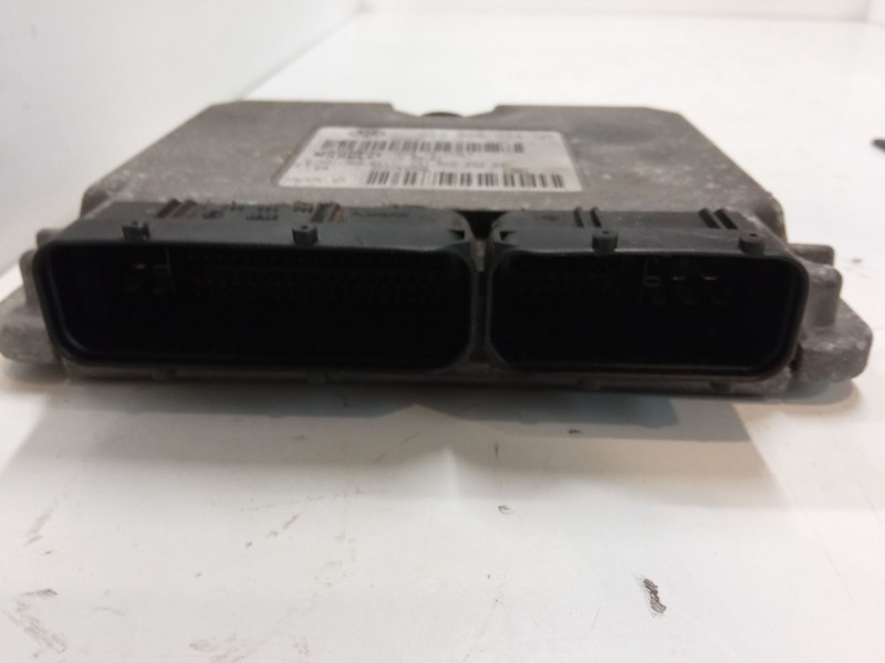 Recambio de centralita motor uce para seat ibiza iii (6l1) 1.4 16v referencia OEM IAM    Recambio de centralita motor uce para seat ibiza iii (6l1) 1.4 16v referencia OEM IAM