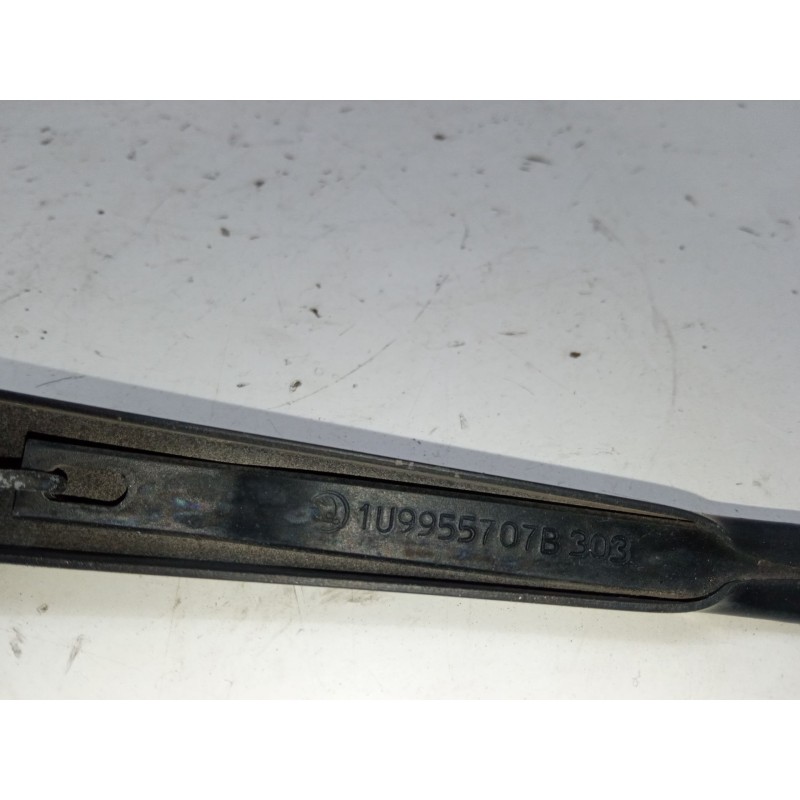 Recambio de brazo limpia trasero para seat ibiza iii (6l1) 1.4 16v referencia OEM IAM    Recambio de brazo limpia trasero para seat ibiza iii (6l1) 1.4 16v referencia OEM IAM