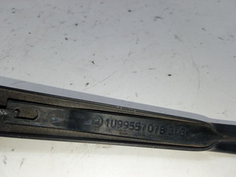 Recambio de brazo limpia trasero para seat ibiza iii (6l1) 1.4 16v referencia OEM IAM    Recambio de brazo limpia trasero para seat ibiza iii (6l1) 1.4 16v referencia OEM IAM