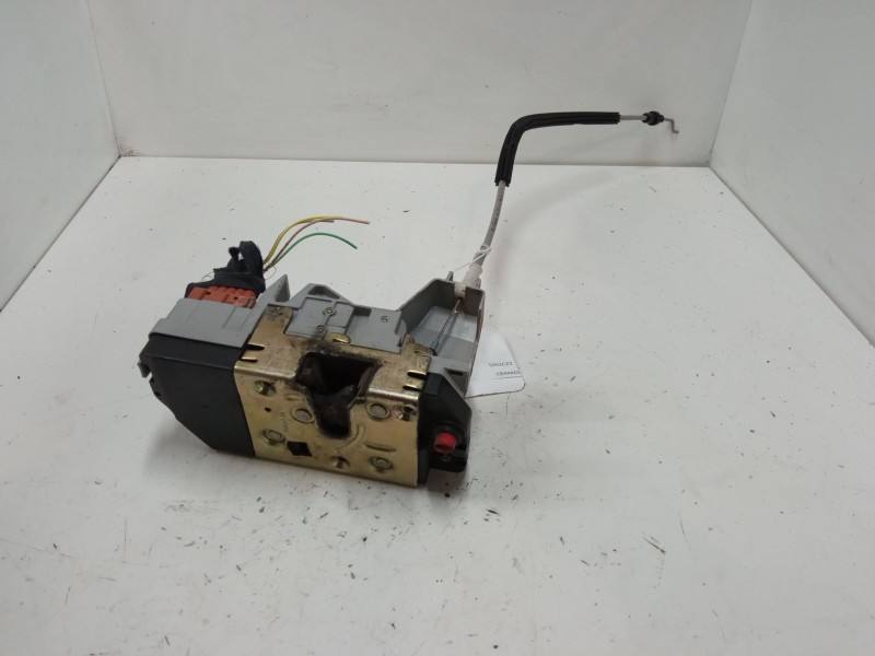 Recambio de cerradura puerta trasera izquierda para peugeot 307 (3a/c) 1.4 16v referencia OEM IAM    Recambio de cerradura puerta trasera izquierda para peugeot 307 (3a/c) 1.4 16v referencia OEM IAM