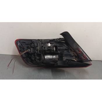 PILOTO TRASERO DERECHO 8V4945096 