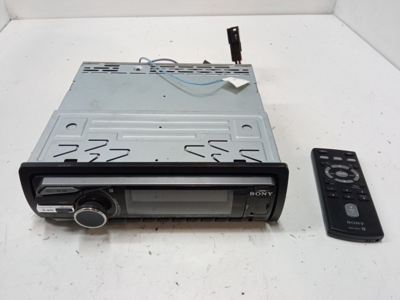 Recambio de radio universal para seat ibiza iii (6l1) 1.4 16v referencia OEM IAM    Recambio de radio universal para seat ibiza iii (6l1) 1.4 16v referencia OEM IAM