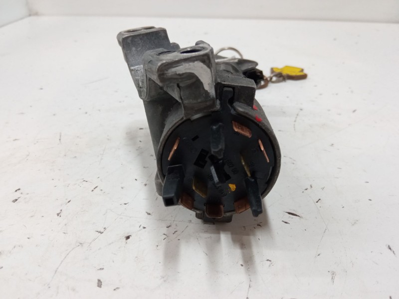 Recambio de clausor para seat ibiza iii (6l1) 1.4 16v referencia OEM IAM    Recambio de clausor para seat ibiza iii (6l1) 1.4 16v referencia OEM IAM