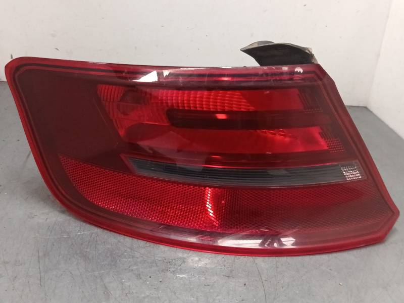 PILOTO TRASERO IZQUIERDO 8V4945095 