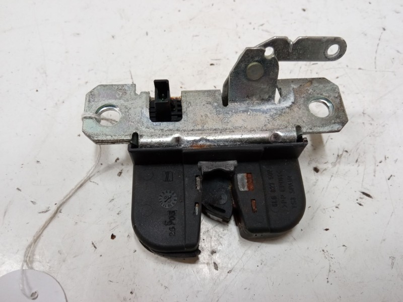 Recambio de cerradura maletero / porton para seat ibiza iii (6l1) 1.4 16v referencia OEM IAM    Recambio de cerradura maletero / porton para seat ibiza iii (6l1) 1.4 16v referencia OEM IAM