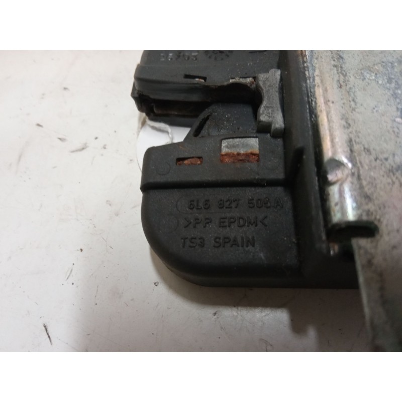 Recambio de cerradura maletero / porton para seat ibiza iii (6l1) 1.4 16v referencia OEM IAM    Recambio de cerradura maletero / porton para seat ibiza iii (6l1) 1.4 16v referencia OEM IAM