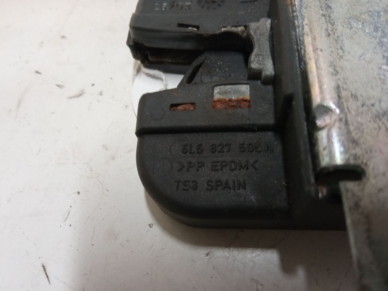 Recambio de cerradura maletero / porton para seat ibiza iii (6l1) 1.4 16v referencia OEM IAM    Recambio de cerradura maletero / porton para seat ibiza iii (6l1) 1.4 16v referencia OEM IAM