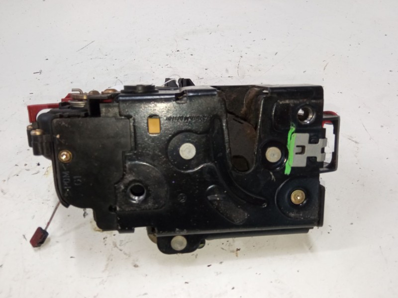 Recambio de cerradura puerta trasera izquierda para audi a2 (8z0) 1.4 tdi referencia OEM IAM    Recambio de cerradura puerta trasera izquierda para audi a2 (8z0) 1.4 tdi referencia OEM IAM