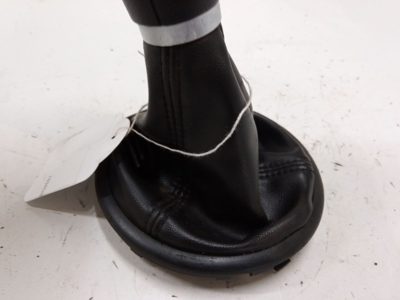 Recambio de pomo palanca cambio para audi a2 (8z0) 1.4 tdi referencia OEM IAM    Recambio de pomo palanca cambio para audi a2 (8z0) 1.4 tdi referencia OEM IAM