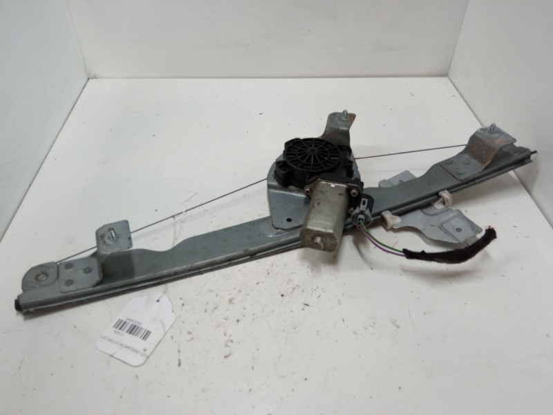 Recambio de elevalunas electrico delantero izquierdo para dacia sandero 1.2 16v referencia OEM IAM    Recambio de elevalunas electrico delantero izquierdo para dacia sandero 1.2 16v referencia OEM IAM