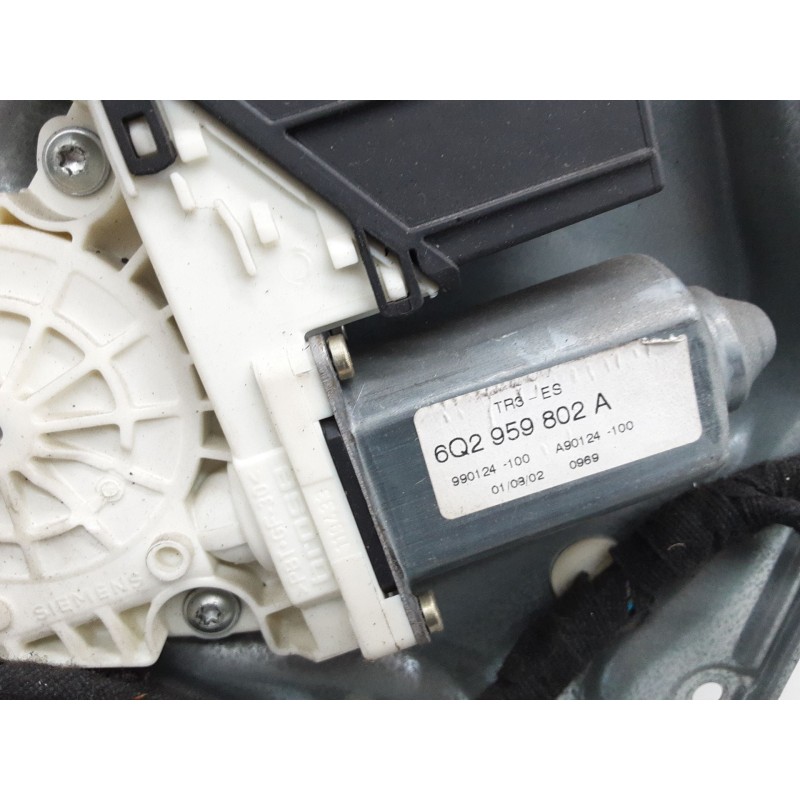 Recambio de elevalunas electrico delantero izquierdo para seat ibiza iii (6l1) 1.9 tdi referencia OEM IAM 6l3837755g  6q2959802a Recambio de elevalunas electrico delantero izquierdo para seat ibiza iii (6l1) 1.9 tdi referencia OEM IAM 6l3837755g  6q2959802a