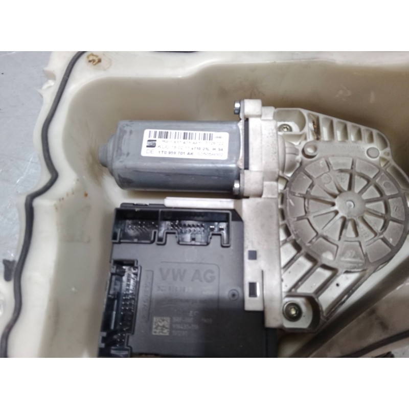 Recambio de elevalunas electrico delantero izquierdo para seat altea xl (5p5, 5p8) 2.0 tdi 16v 4x4 referencia OEM IAM 5P0837401A