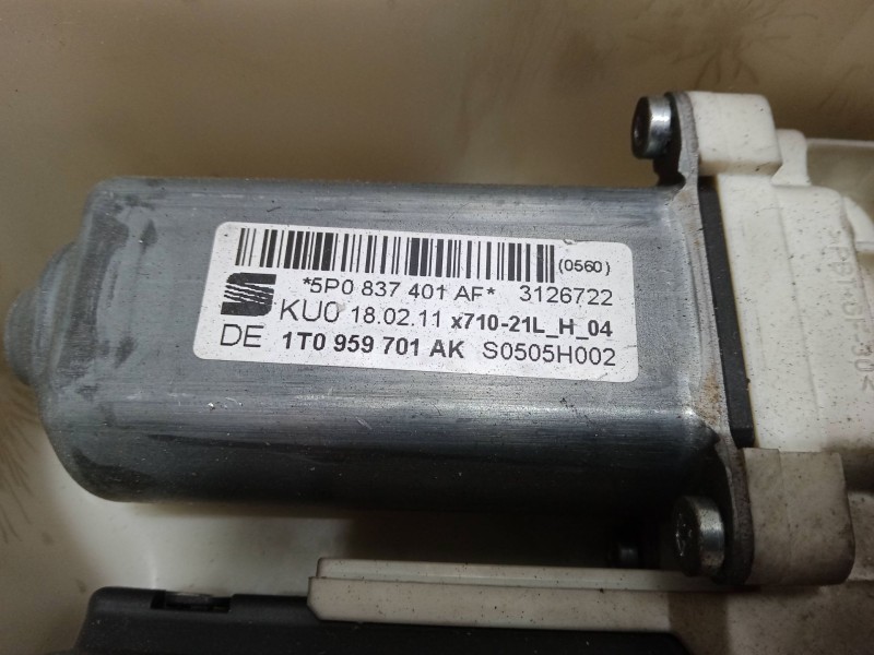 Recambio de elevalunas electrico delantero izquierdo para seat altea xl (5p5, 5p8) 2.0 tdi 16v 4x4 referencia OEM IAM 5P0837401A