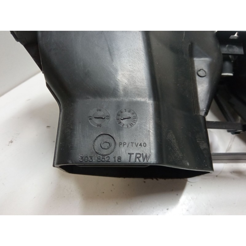 Recambio de aireador central para renault twingo ii (cn0_) 1.2 16v (cn0k, cn0v) referencia OEM IAM    Recambio de aireador central para renault twingo ii (cn0_) 1.2 16v (cn0k, cn0v) referencia OEM IAM