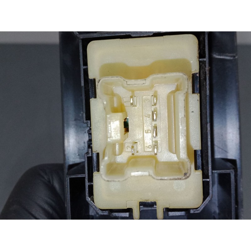 Recambio de mando elevalunas delantero derecho para renault captur i (j5_, h5_) 1.5 dci 90 referencia OEM IAM 809602454R  