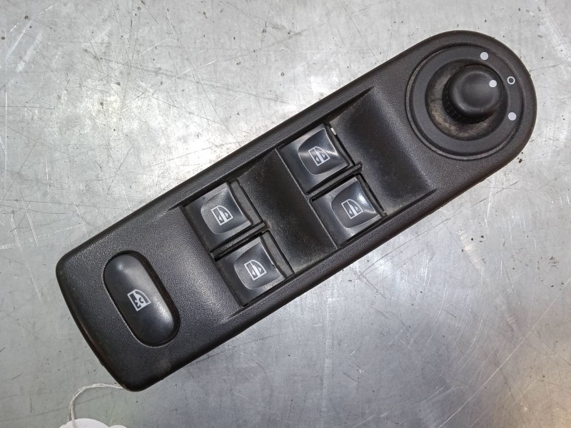 Recambio de mando elevalunas delantero izquierdo para renault captur i (j5_, h5_) 1.5 dci 90 referencia OEM IAM 254113300a  2541