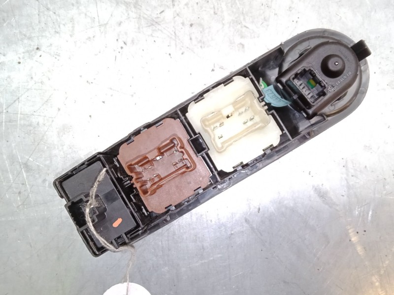 Recambio de mando elevalunas delantero izquierdo para renault captur i (j5_, h5_) 1.5 dci 90 referencia OEM IAM 254113300a  2541