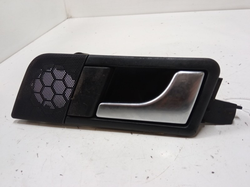 Recambio de maneta interior puerta delantera derecha para audi a2 (8z0) 1.4 tdi referencia OEM IAM    Recambio de maneta interior puerta delantera derecha para audi a2 (8z0) 1.4 tdi referencia OEM IAM
