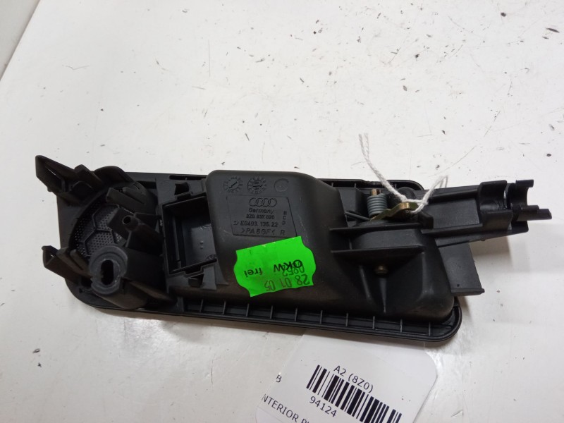 Recambio de maneta interior puerta delantera derecha para audi a2 (8z0) 1.4 tdi referencia OEM IAM    Recambio de maneta interior puerta delantera derecha para audi a2 (8z0) 1.4 tdi referencia OEM IAM