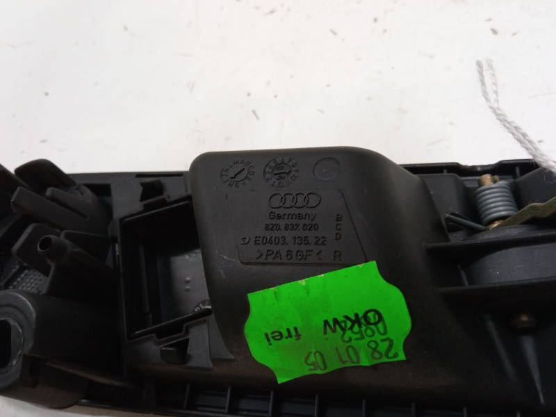 Recambio de maneta interior puerta delantera derecha para audi a2 (8z0) 1.4 tdi referencia OEM IAM    Recambio de maneta interior puerta delantera derecha para audi a2 (8z0) 1.4 tdi referencia OEM IAM
