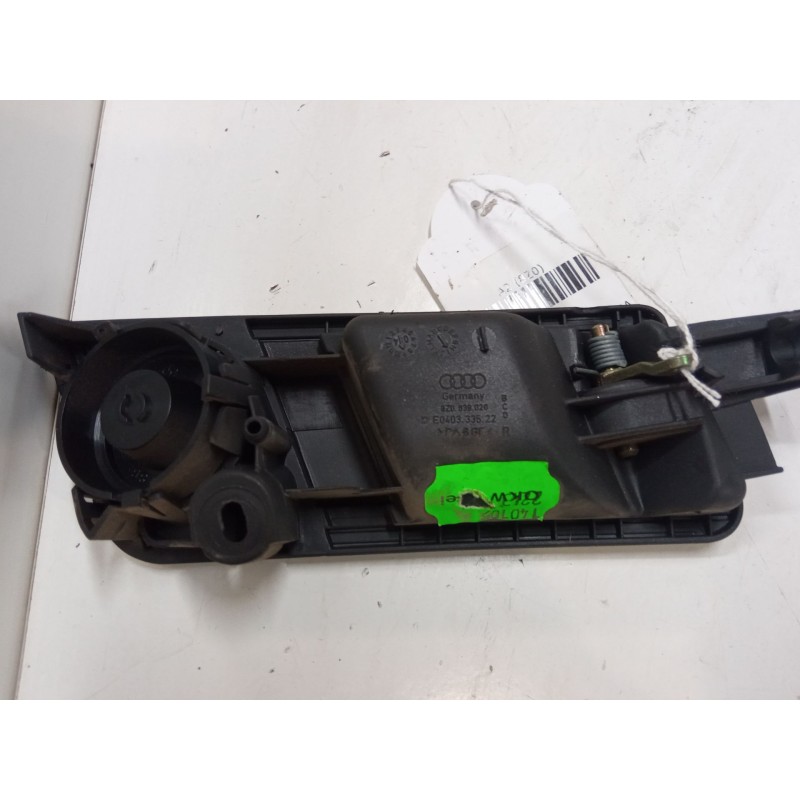 Recambio de maneta interior puerta trasera derecha para audi a2 (8z0) 1.4 tdi referencia OEM IAM    Recambio de maneta interior puerta trasera derecha para audi a2 (8z0) 1.4 tdi referencia OEM IAM