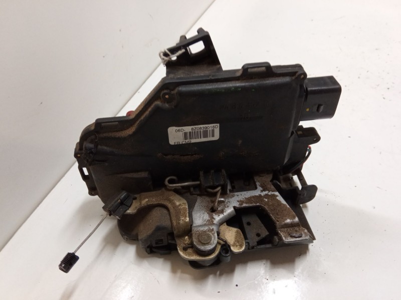Recambio de cerradura puerta trasera derecha para audi a2 (8z0) 1.4 tdi referencia OEM IAM   
