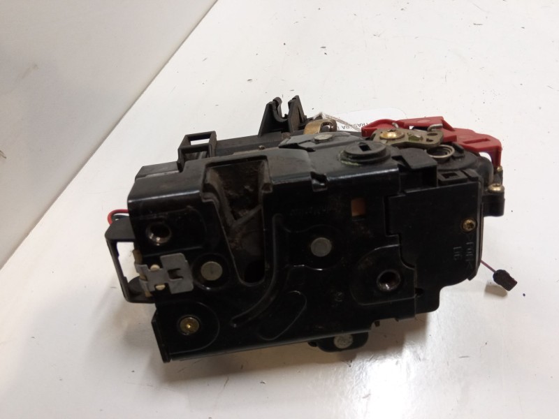 Recambio de cerradura puerta trasera derecha para audi a2 (8z0) 1.4 tdi referencia OEM IAM   