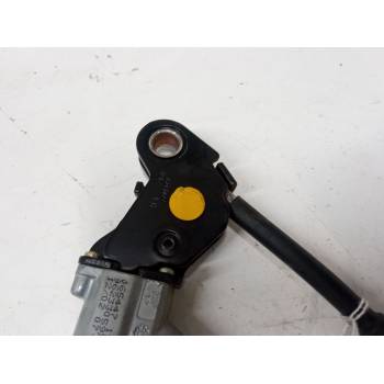 ANCLAJE CINTURON DELANTERO IZQUIERDO 