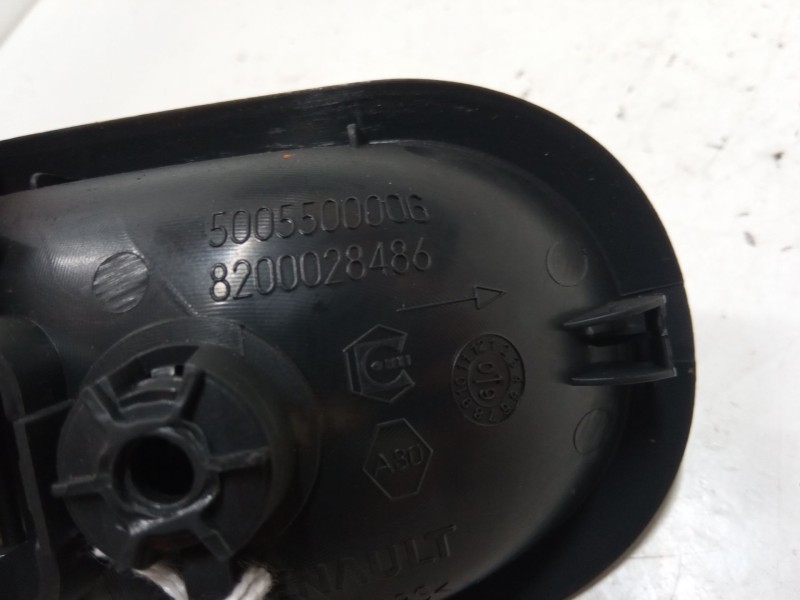 Recambio de maneta interior puerta delantera derecha para renault twingo ii (cn0_) 1.2 16v (cn0k, cn0v) referencia OEM IAM 82000 Recambio de maneta interior puerta delantera derecha para renault twingo ii (cn0_) 1.2 16v (cn0k, cn0v) referencia OEM IAM 82000