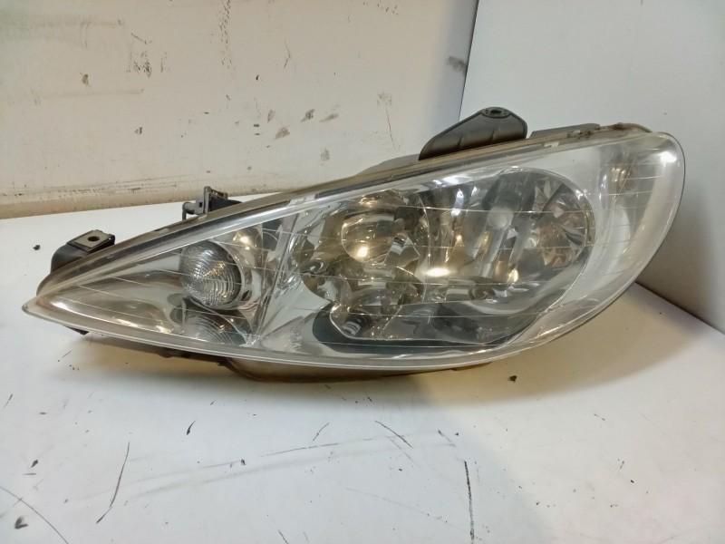 Recambio de faro izquierdo para peugeot 206 hatchback (2a/c) 1.4 i referencia OEM IAM   