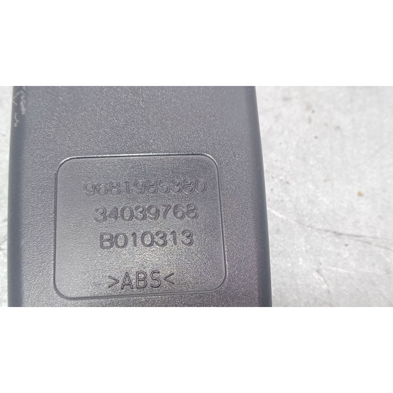 Recambio de anclaje cinturon trasero derecho para peugeot 3008 i monospace (0u_) 1.6 hdi 115 / bluehdi 115 referencia OEM IAM 96