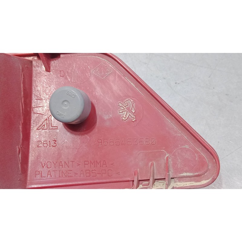 Recambio de faro antiniebla trasero derecho para peugeot 3008 i monospace (0u_) 1.6 hdi 115 / bluehdi 115 referencia OEM IAM 968