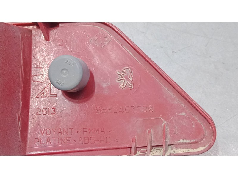 Recambio de faro antiniebla trasero derecho para peugeot 3008 i monospace (0u_) 1.6 hdi 115 / bluehdi 115 referencia OEM IAM 968