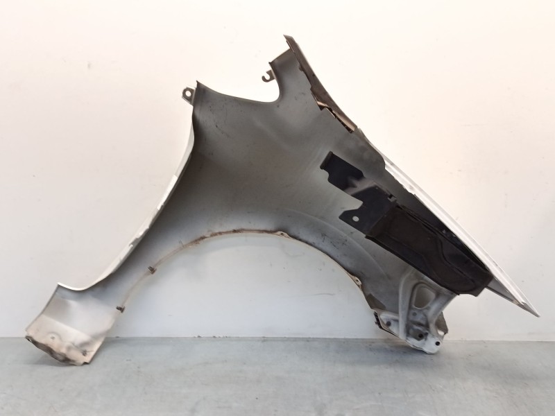 Recambio de aleta delantera izquierda para toyota auris (_e15_) 1.8 hybrid (zwe150_) referencia OEM IAM   