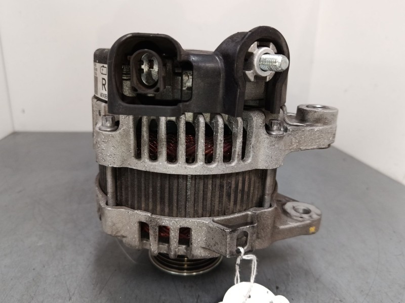Recambio de alternador para hyundai i40 i (vf) 1.7 crdi referencia OEM IAM 373002A900  