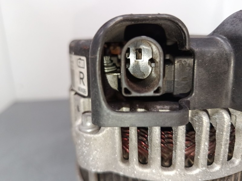 Recambio de alternador para hyundai i40 i (vf) 1.7 crdi referencia OEM IAM 373002A900  