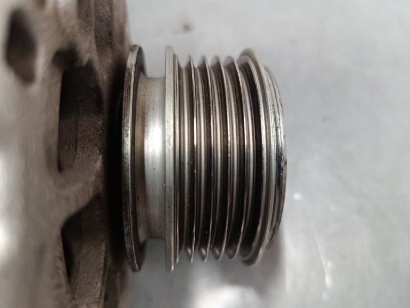 Recambio de alternador para hyundai i40 i (vf) 1.7 crdi referencia OEM IAM 373002A900  