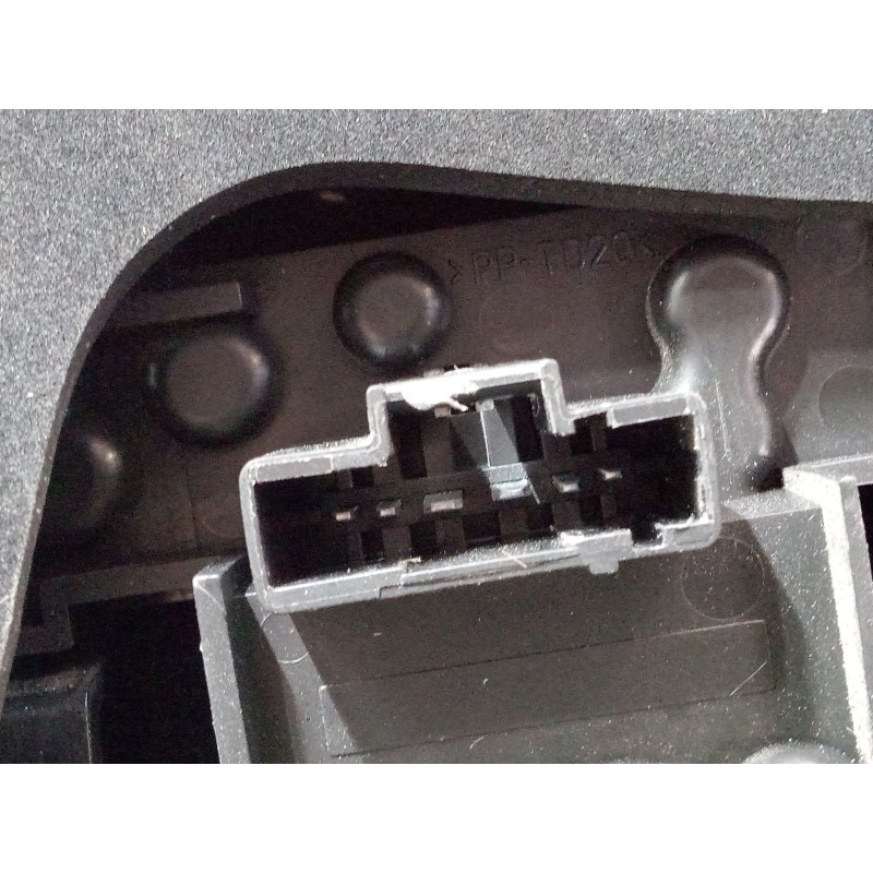 Recambio de piloto trasero derecho para renault laguna iii grandtour (kt0/1) 1.5 dci (kt0a, kt0r, kt02) referencia OEM IAM   