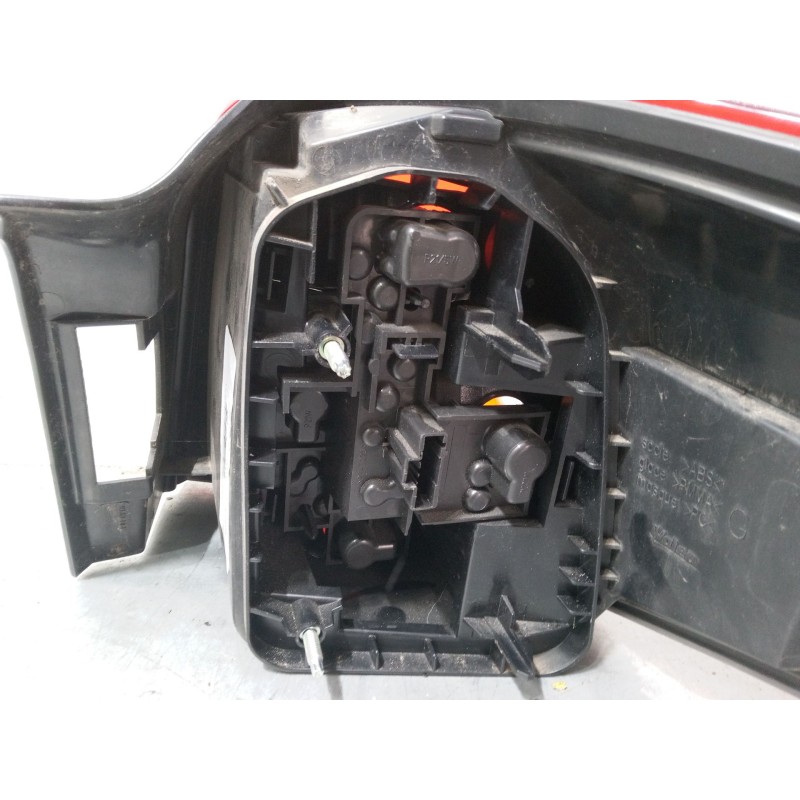 Recambio de piloto trasero izquierdo para renault laguna iii grandtour (kt0/1) 1.5 dci (kt0a, kt0r, kt02) referencia OEM IAM   