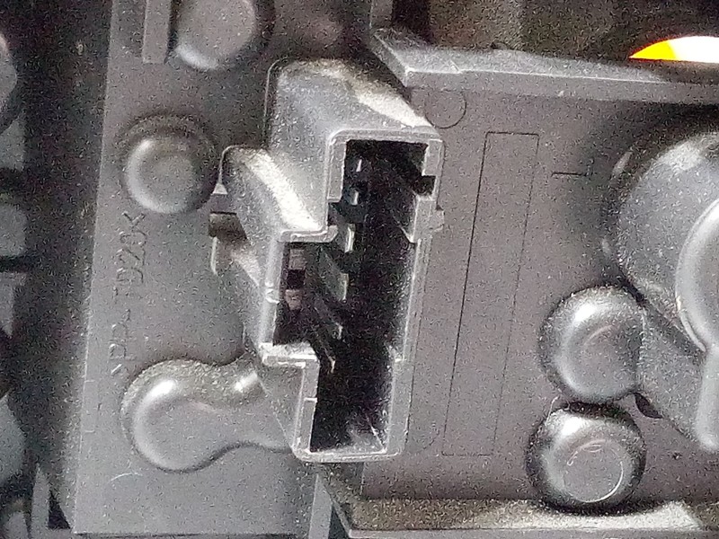 Recambio de piloto trasero izquierdo para renault laguna iii grandtour (kt0/1) 1.5 dci (kt0a, kt0r, kt02) referencia OEM IAM   