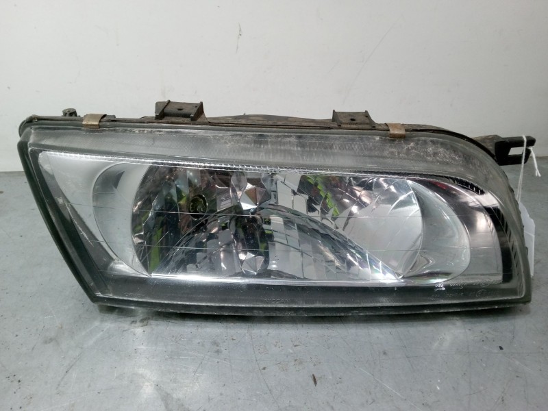 Recambio de faro derecho para nissan almera i (n15) 1.6 referencia OEM IAM   